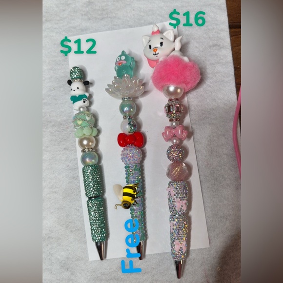 Sanrio Black and White Cat with Red Heart - Picture 6 of 6